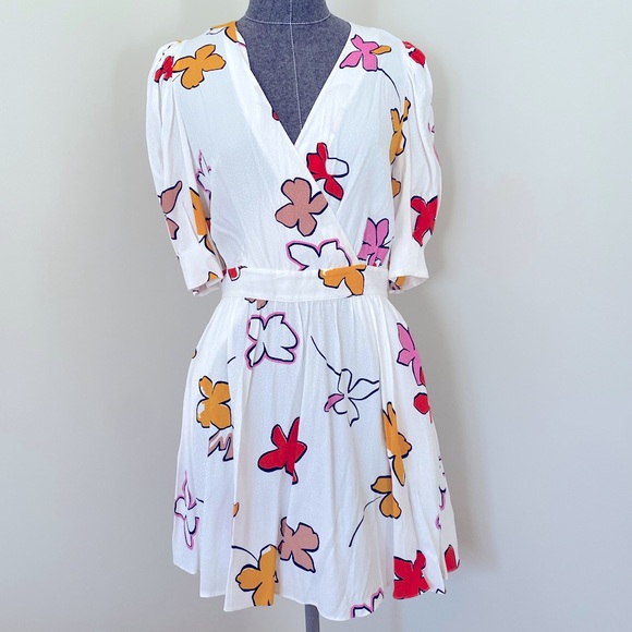 Ted Baker London Dresses & Skirts - NWOT Ted Baker White Mini Dress w/pink, red and yellow flower (Ted size 2)